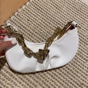 White shoulder bag with chain